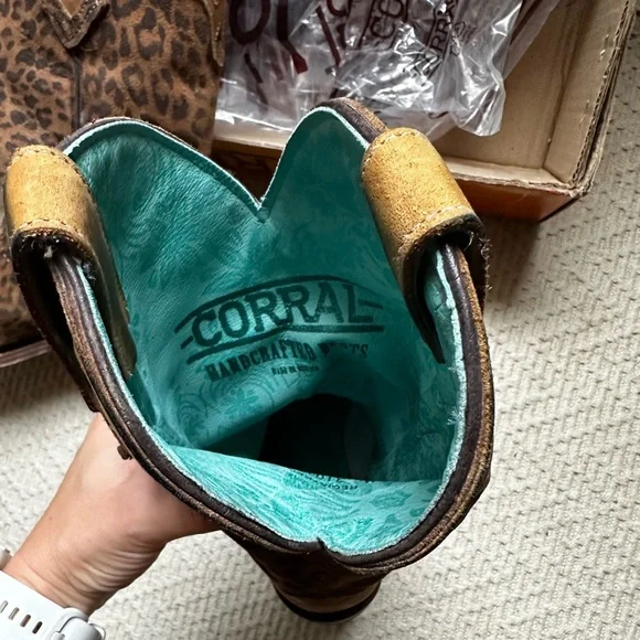 Leopard print Corral boots 😍